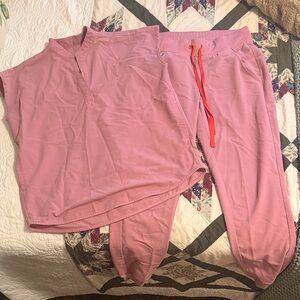 Figs Chalk Pink Scrub Set